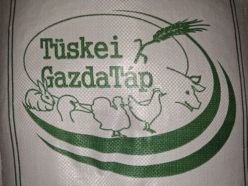 Tüskei Nyúl takarmány